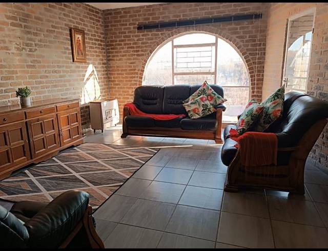 4 BEDROOM HOUSE FOR SALE IN ROTHDENE